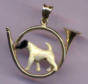 14K Gold Smooth Fox Terrier with Enamel Artwork in Hunting Horn